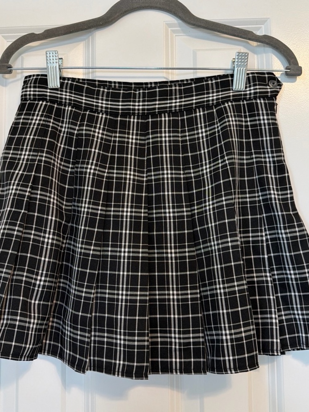 Black & White Plaid Mini Skirt - Classic Pleated Style